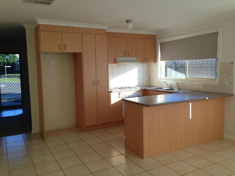 9/28 Ozzimo Drive, Hillside VIC 3037