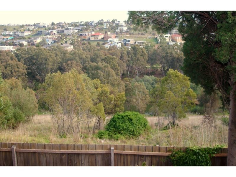 21 Thompson Street, Avondale Heights VIC 3034