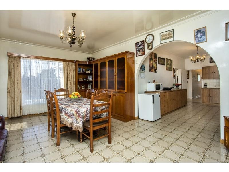 22 Robson Avenue, Avondale Heights VIC 3034