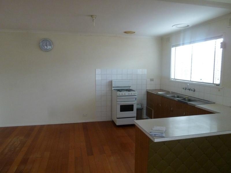 16 George Street, St Albans VIC 3021