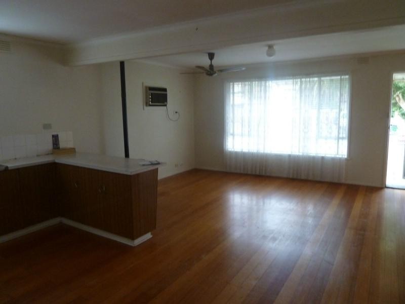 16 George Street, St Albans VIC 3021