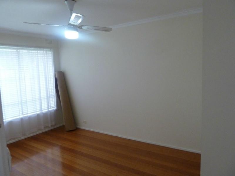 16 George Street, St Albans VIC 3021