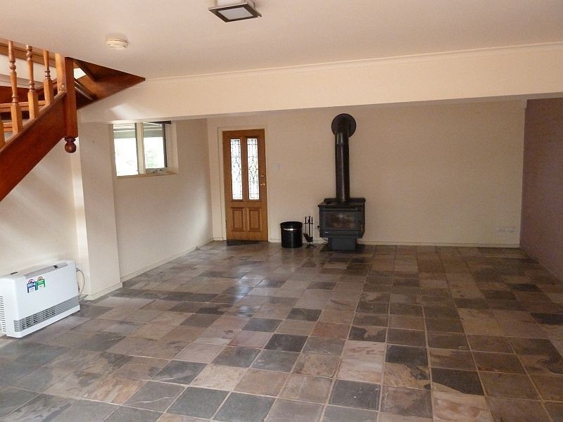 35 Hillside Grove, Airport West VIC 3042