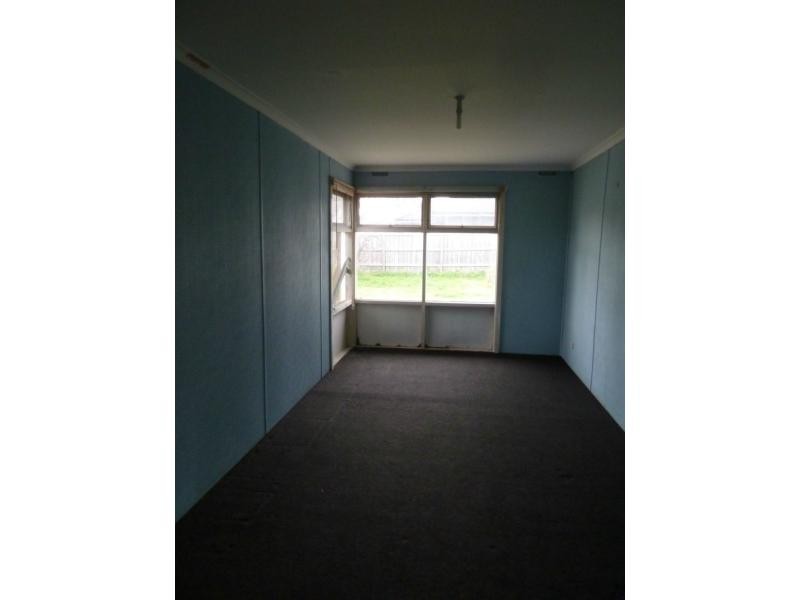 24 Hanley Street, Avondale Heights VIC 3034