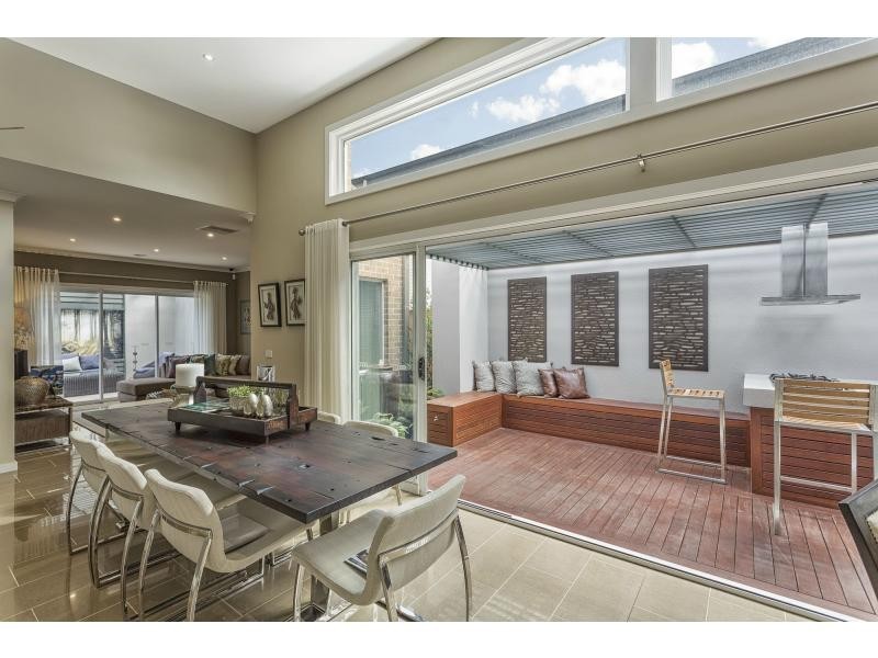 5 Peppermint Grove, Taylors Hill VIC 3037