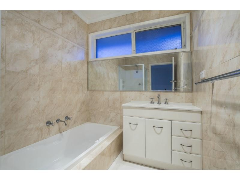 21 Rhonda Street, Avondale Heights VIC 3034