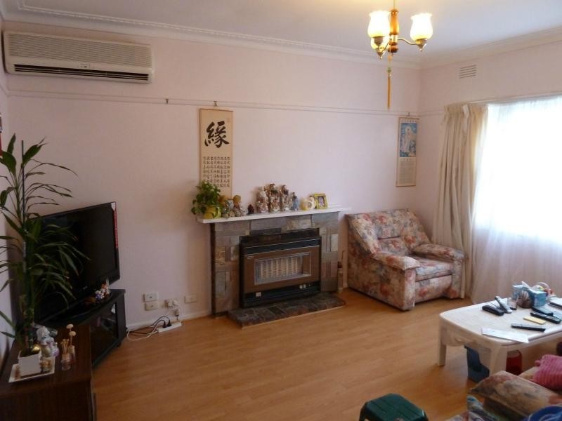 1 Herbert Street, Avondale Heights VIC 3034