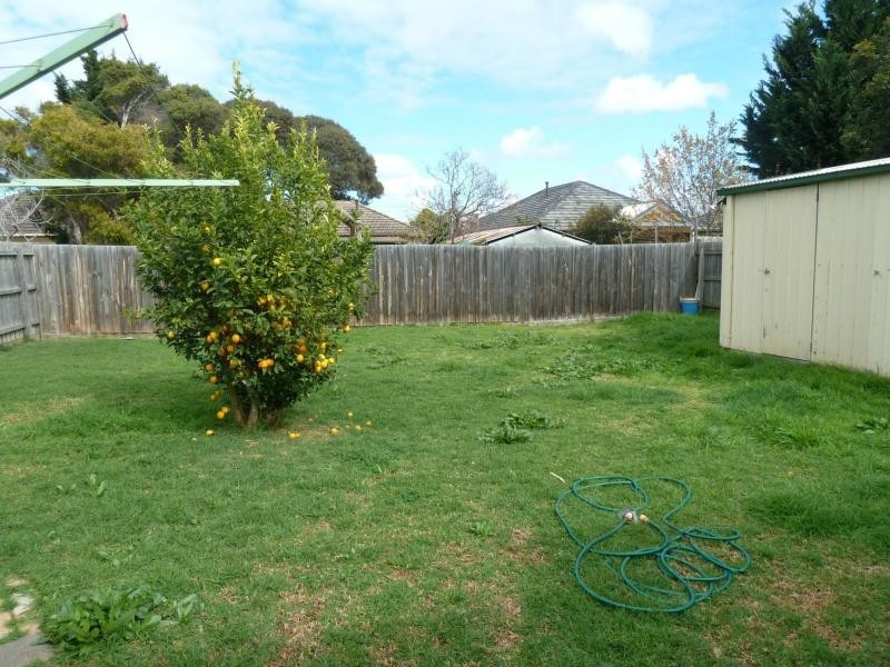 25 Skewes Street, Avondale Heights VIC 3034