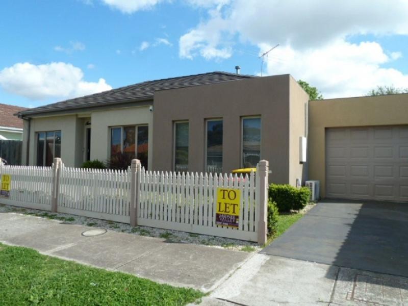 22 Ridley Avenue, Avondale Heights VIC 3034