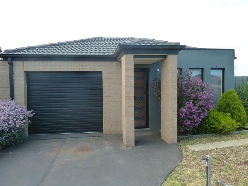 39/20 – 22 Roslyn Park Drive, Melton West VIC 3337