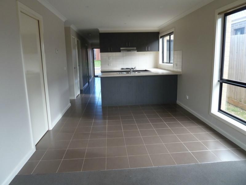 39/20 – 22 Roslyn Park Drive, Melton West VIC 3337