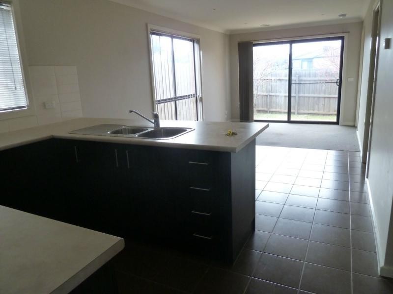 39/20 – 22 Roslyn Park Drive, Melton West VIC 3337