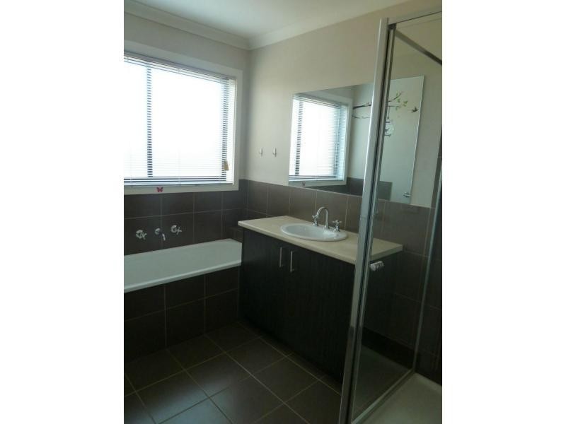 39/20 – 22 Roslyn Park Drive, Melton West VIC 3337