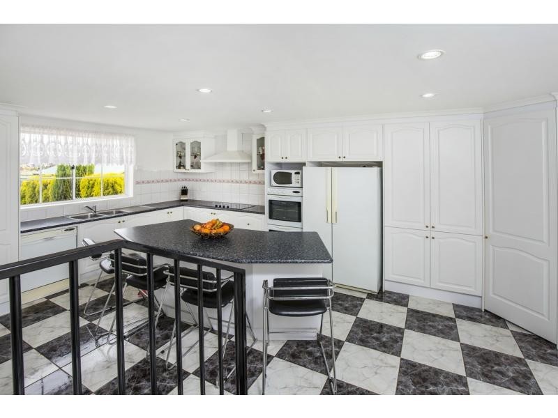 23 Brown Street, Avondale Heights VIC 3034