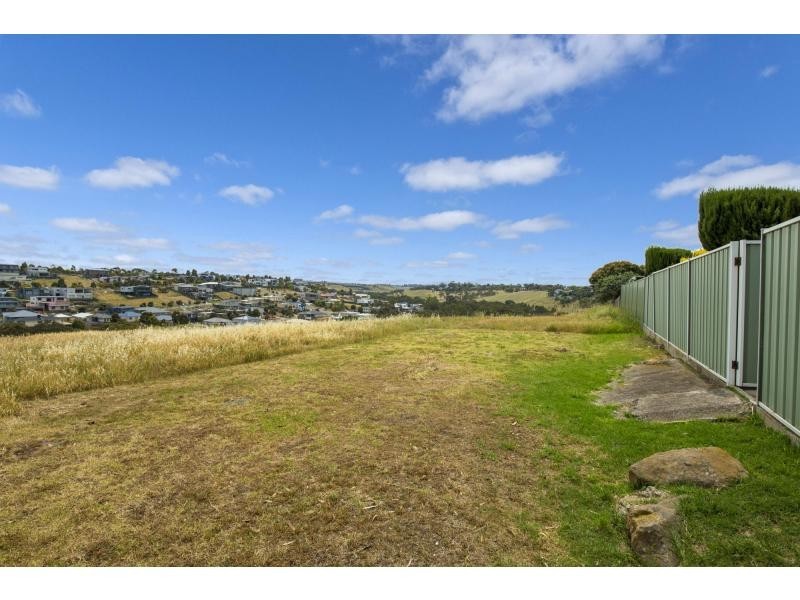 23 Brown Street, Avondale Heights VIC 3034