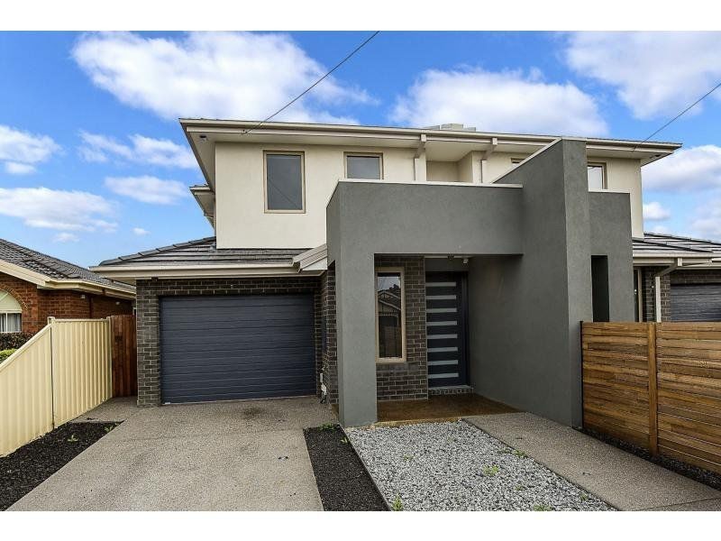 18A Mountainview Avenue, Avondale Heights VIC 3034