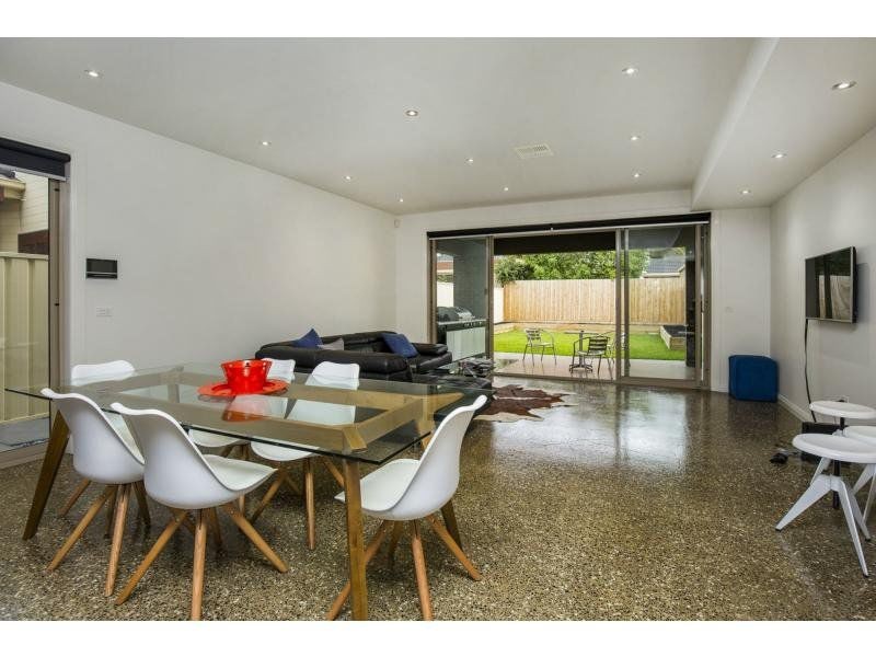 18A Mountainview Avenue, Avondale Heights VIC 3034