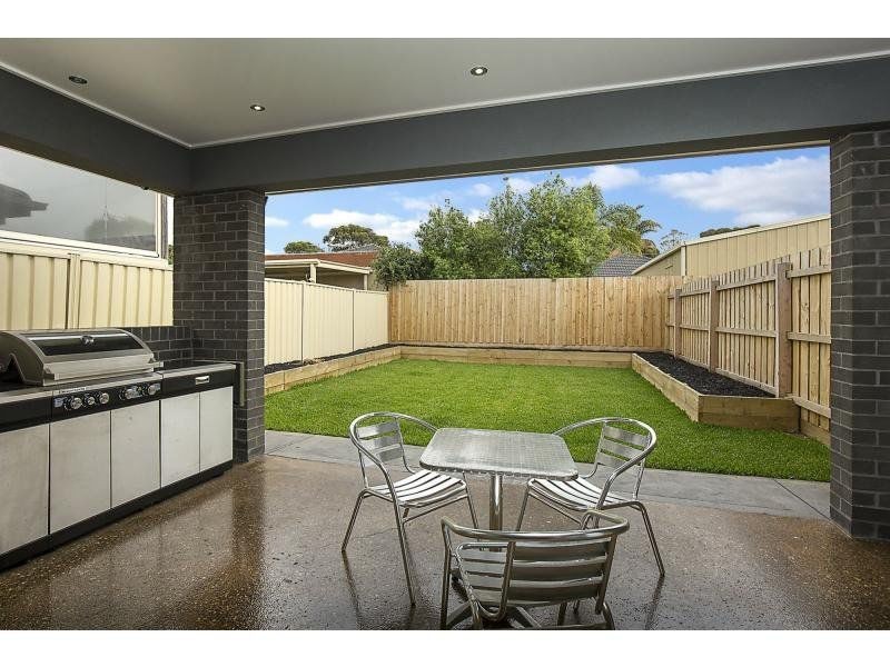 18A Mountainview Avenue, Avondale Heights VIC 3034