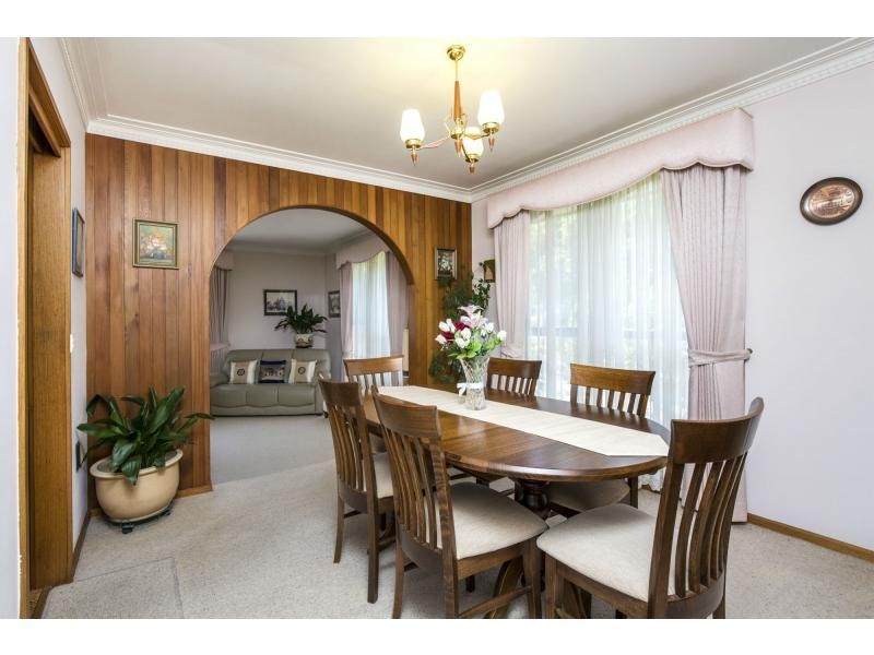 11 Thompson Street, Avondale Heights VIC 3034