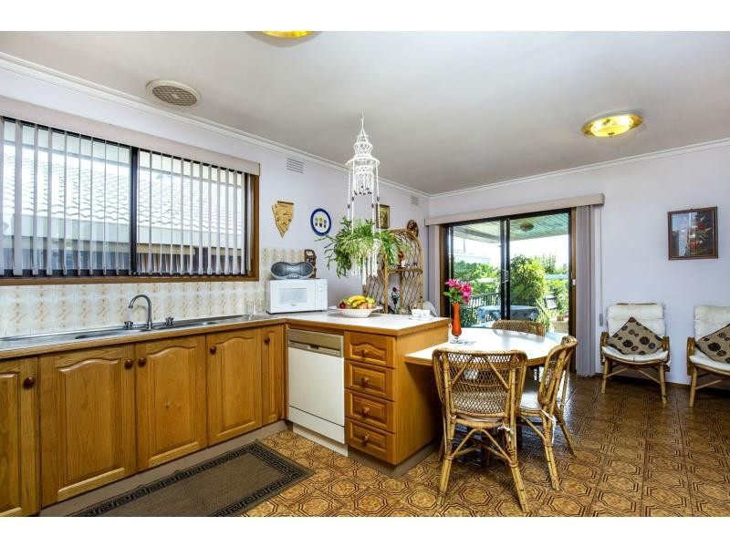 11 Thompson Street, Avondale Heights VIC 3034