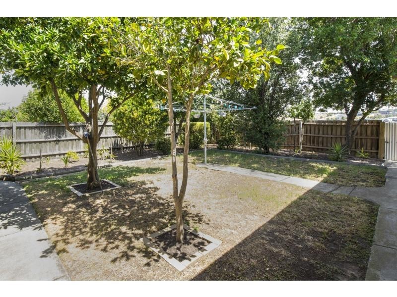11 Thompson Street, Avondale Heights VIC 3034