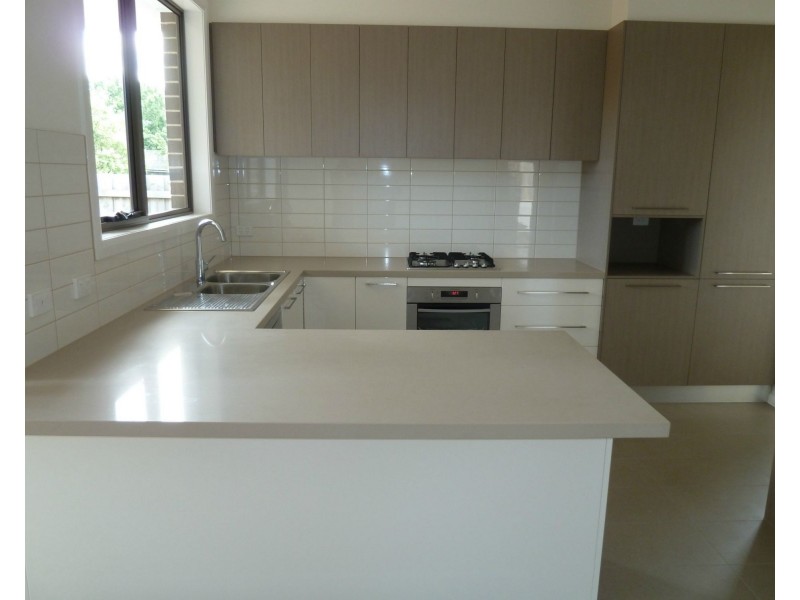 3/2 Arvern Avenue, Avondale Heights VIC 3034