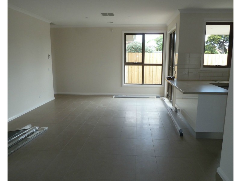 3/2 Arvern Avenue, Avondale Heights VIC 3034