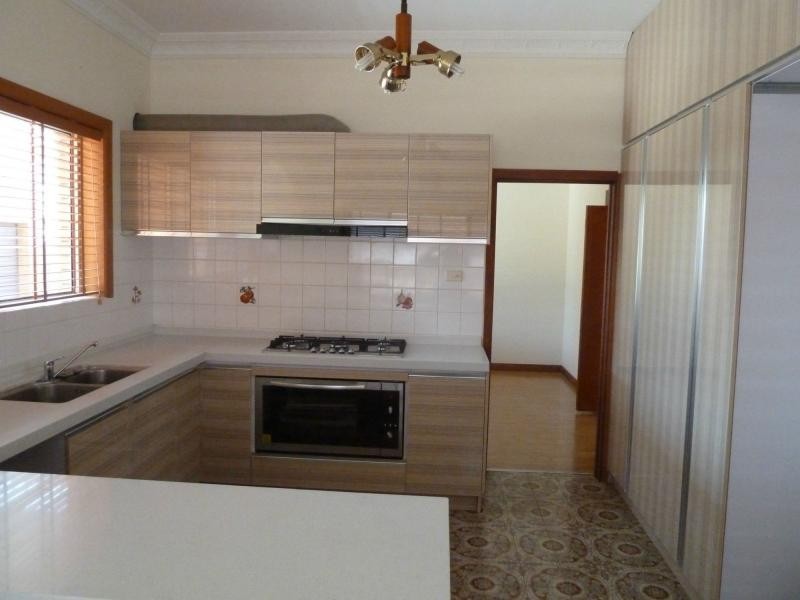 8 Westminster Street, Avondale Heights VIC 3034