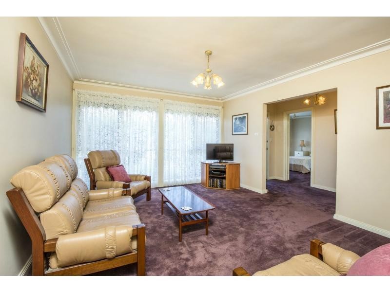 99 Military Road, Avondale Heights VIC 3034