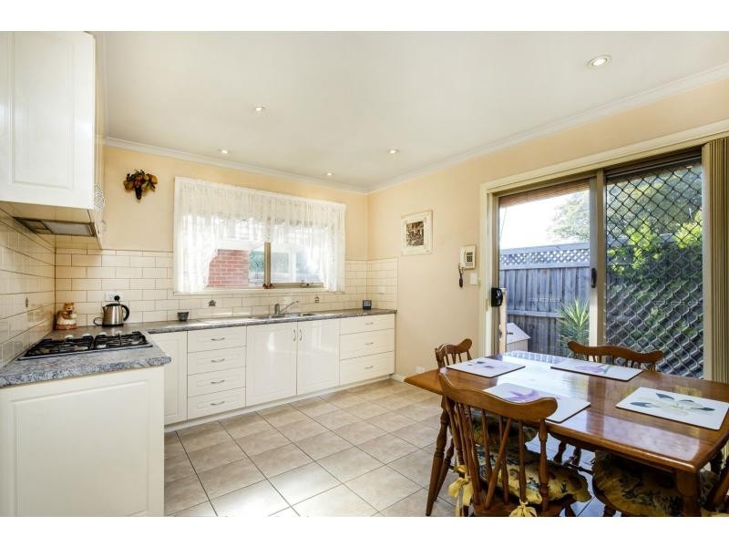 99 Military Road, Avondale Heights VIC 3034