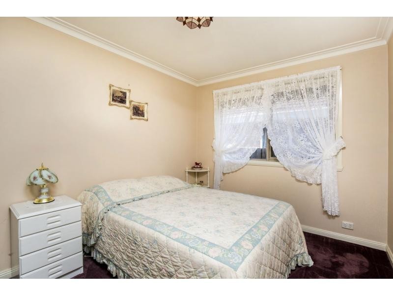 99 Military Road, Avondale Heights VIC 3034