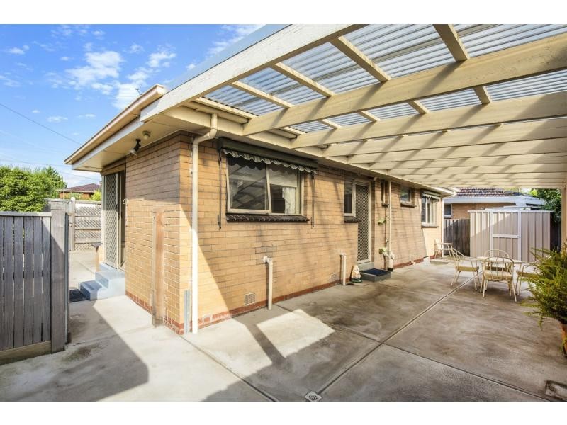 99 Military Road, Avondale Heights VIC 3034