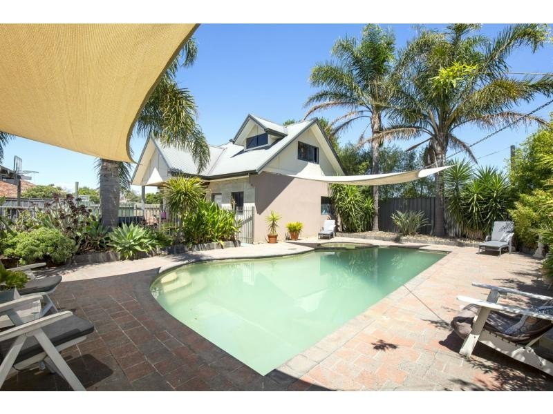 5 Macey Avenue, Avondale Heights VIC 3034