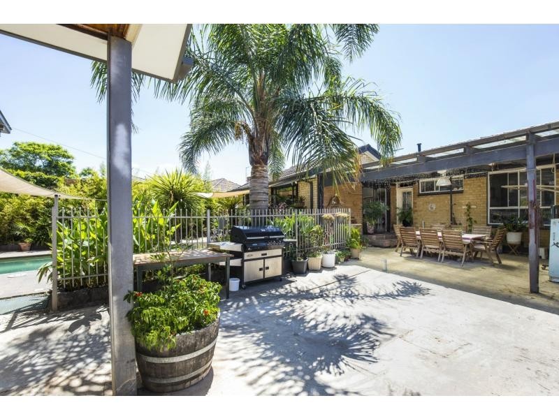 5 Macey Avenue, Avondale Heights VIC 3034