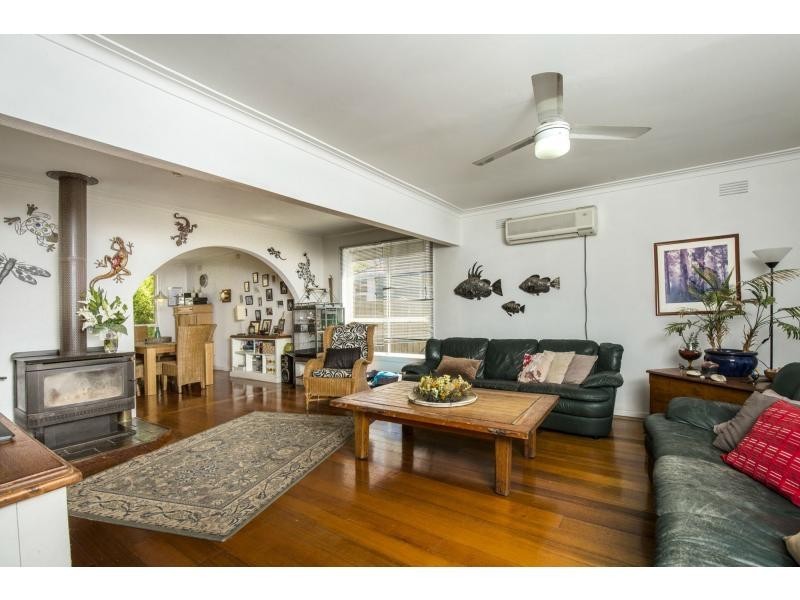 5 Macey Avenue, Avondale Heights VIC 3034