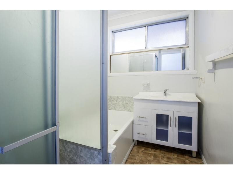 25 Barbara Crescent, Avondale Heights VIC 3034