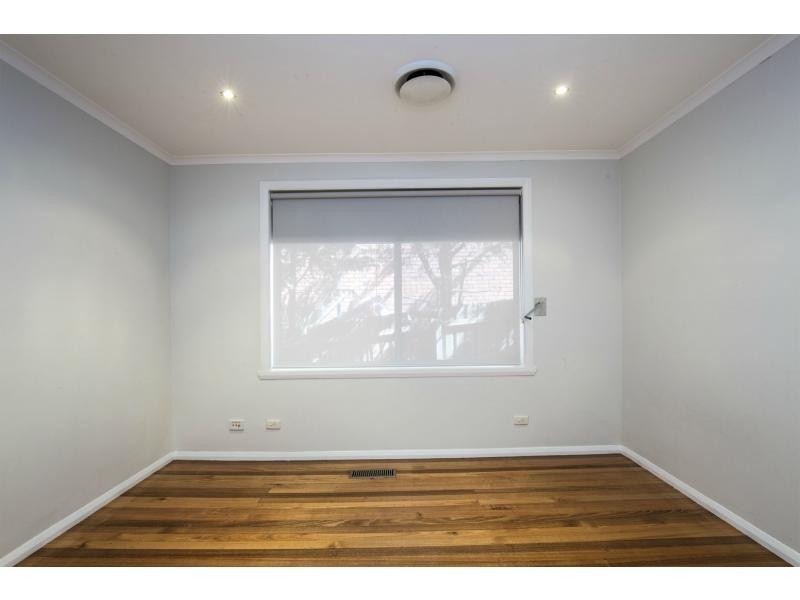 25 Barbara Crescent, Avondale Heights VIC 3034