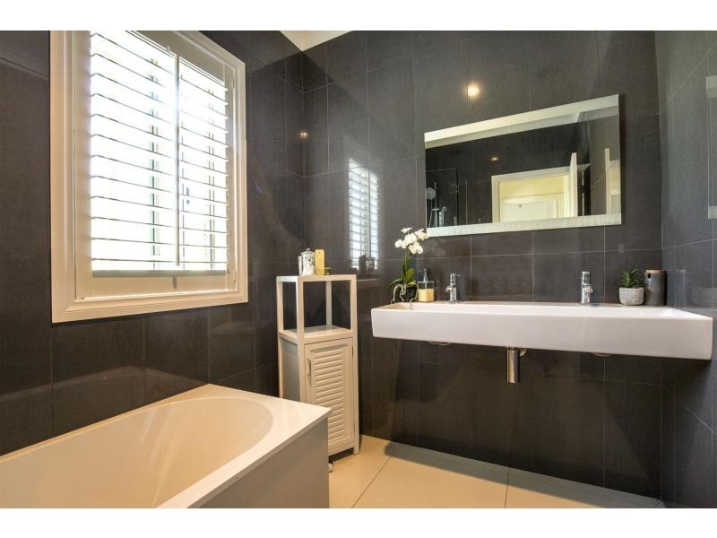 1/119 Ogilvie Street, Essendon VIC 3040