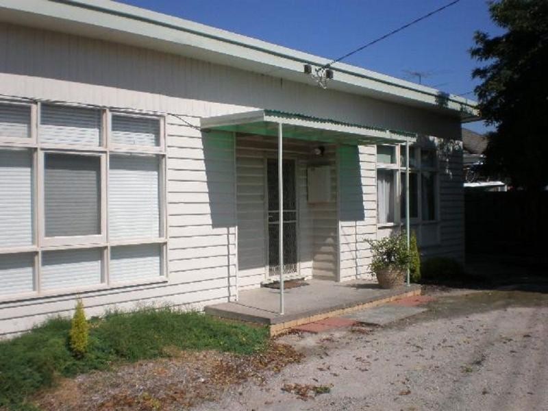 1/1 Wood Street, Avondale Heights VIC 3034