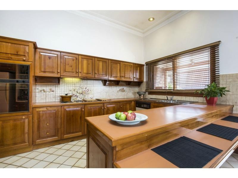 14 Lovett Drive, Avondale Heights VIC 3034