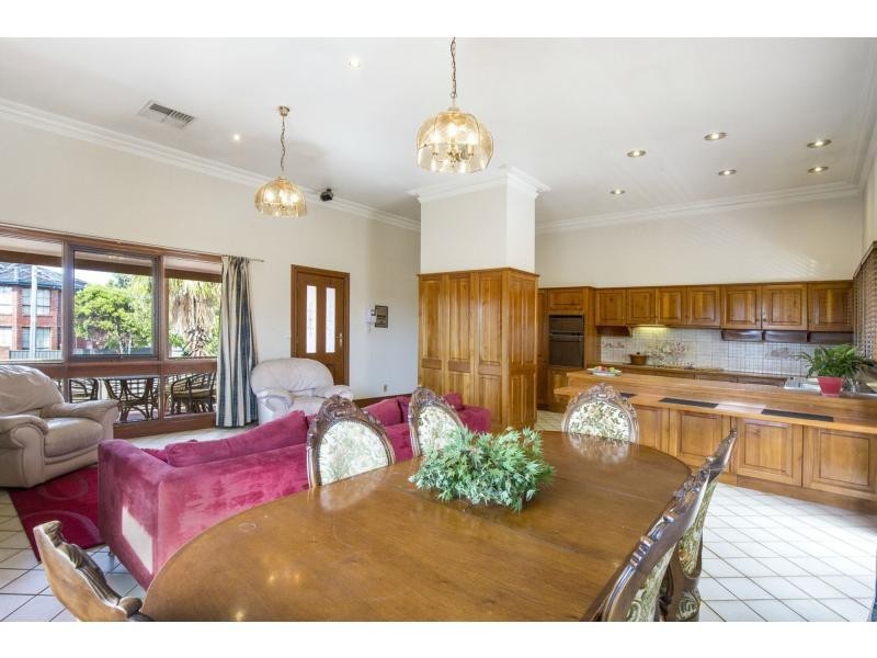 14 Lovett Drive, Avondale Heights VIC 3034