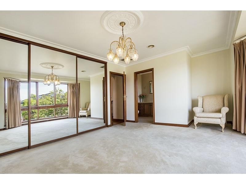 14 Lovett Drive, Avondale Heights VIC 3034