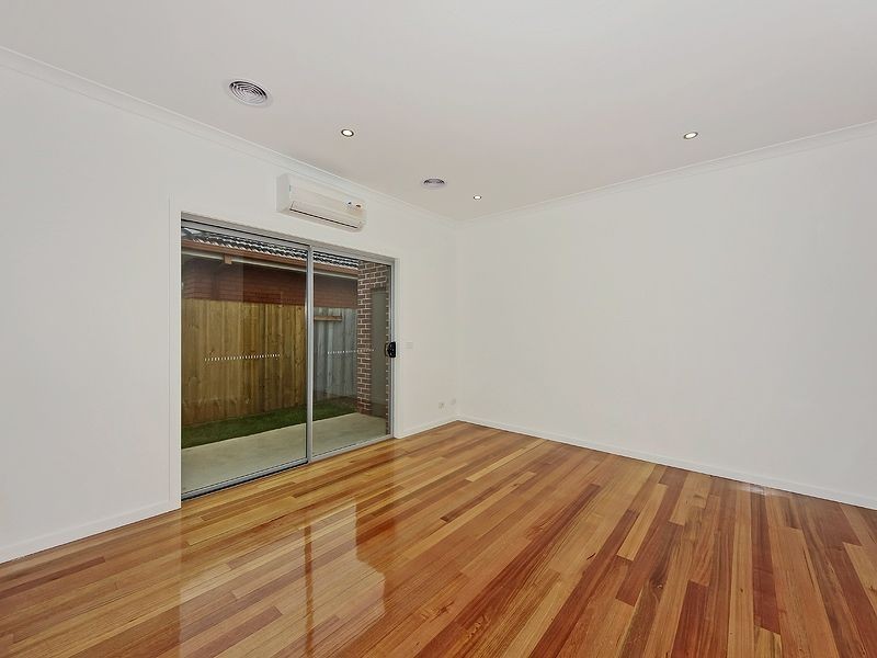 2/21 Sydney Street, Avondale Heights VIC 3034