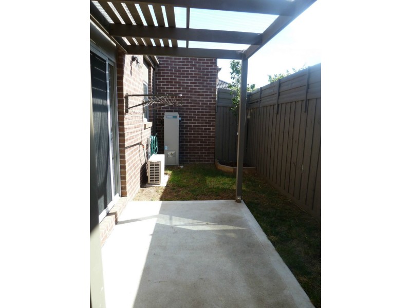 2/21 Sydney Street, Avondale Heights VIC 3034