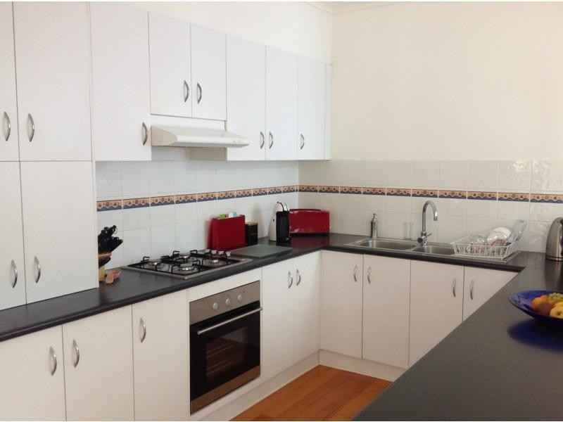 25 Waterford Avenue, Maribyrnong VIC 3032