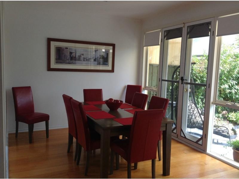 25 Waterford Avenue, Maribyrnong VIC 3032