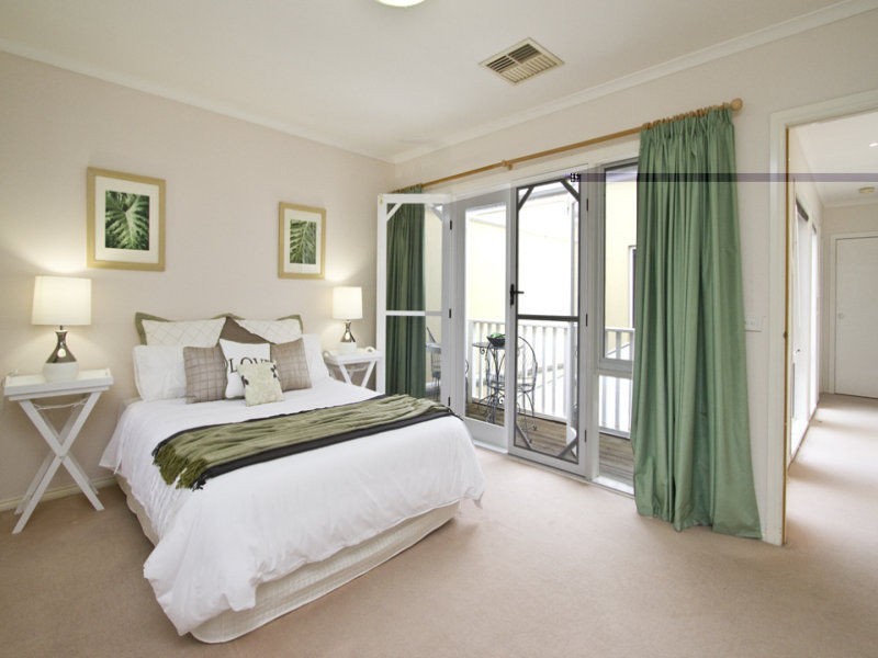 25 Waterford Avenue, Maribyrnong VIC 3032