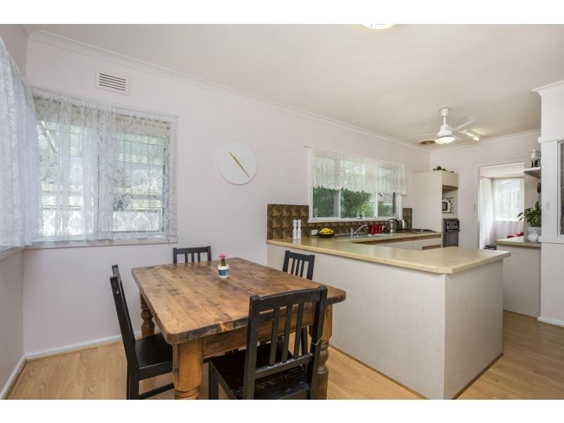 1 Herbert Street, Avondale Heights VIC 3034