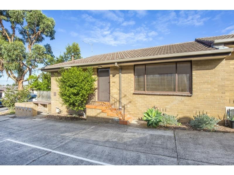 1/6 Irvine Crescent, Brunswick West VIC 3055