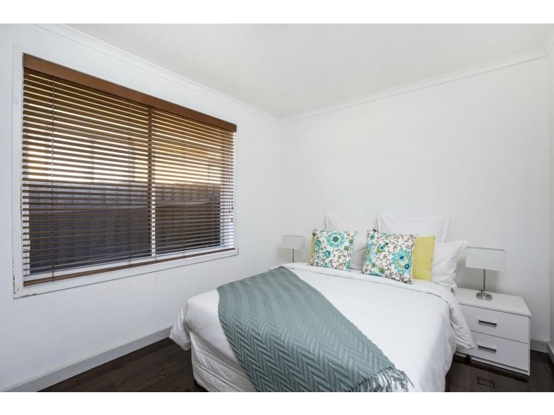 1/6 Irvine Crescent, Brunswick West VIC 3055